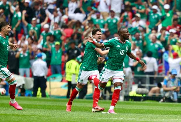 MEXICO CITY, MEXICO - JUNE 11: Julian Quinones 16 and Israel Reyes 15 of Team Mexico in action during the group A match between Mexico and South Africa at the 2026 FIFA World Cup, WM, Weltmeisterschaft, Fussball at Mexico City Stadium on June 11, 2026 in Mexico City, Mexico.  Copyright: xVCGx 111647672229