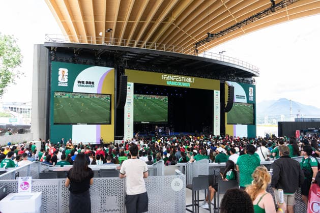 VANCOUVER, CANADA - JUNE 11: Fan supporters of Mexico watch the first match of the FIFA World Cup, WM, Weltmeisterschaft, Fussball 2026 between Mexico and South Africa during the FIFA Fan Festival at the PNE Amphitheatre in Hastings Park on June 11, 2026 in Vancouver, British Columbia, Canada.  Copyright: xAmyxElle SPPx Sportspressphoto_SPR165145