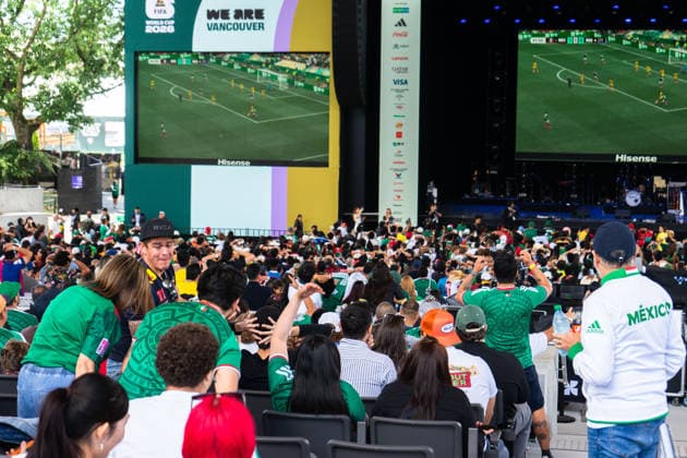 VANCOUVER, CANADA - JUNE 11: Fan supporters of Mexico watch the first match of the FIFA World Cup, WM, Weltmeisterschaft, Fussball 2026 between Mexico and South Africa during the FIFA Fan Festival at the PNE Amphitheatre in Hastings Park on June 11, 2026 in Vancouver, British Columbia, Canada.  Copyright: xAmyxElle SPPx Sportspressphoto_SPR165149
