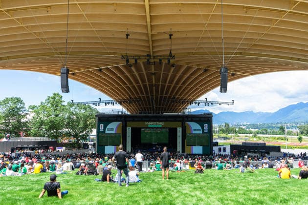 VANCOUVER, CANADA - JUNE 11: Fan supporters of Mexico watch the first match of the FIFA World Cup, WM, Weltmeisterschaft, Fussball 2026 between Mexico and South Africa during the FIFA Fan Festival at the PNE Amphitheatre in Hastings Park on June 11, 2026 in Vancouver, British Columbia, Canada.  Copyright: xAmyxElle SPPx Sportspressphoto_SPR165150