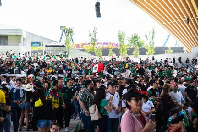 VANCOUVER, CANADA - JUNE 11: Fan supporters of Mexico watch the first match of the FIFA World Cup, WM, Weltmeisterschaft, Fussball 2026 between Mexico and South Africa during the FIFA Fan Festival at the PNE Amphitheatre in Hastings Park on June 11, 2026 in Vancouver, British Columbia, Canada.  Copyright: xAmyxElle SPPx Sportspressphoto_SPR165156