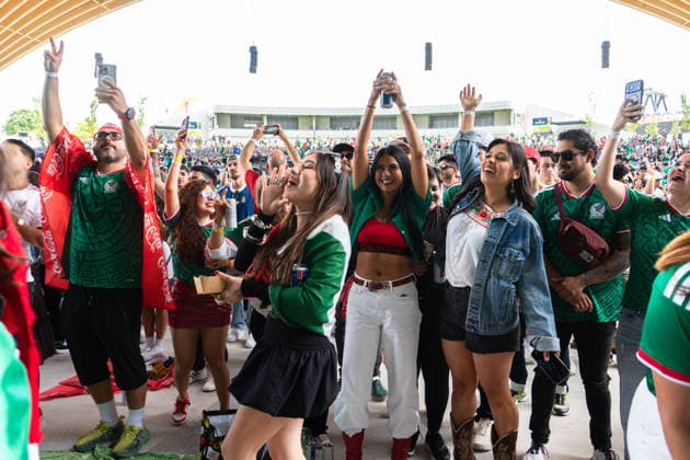 VANCOUVER, CANADA - JUNE 11: Fan supporters of Mexico react and cheer the first match watch party of the FIFA World Cup, WM, Weltmeisterschaft, Fussball 2026 between Mexico and South Africa during the FIFA Fan Festival at the PNE Amphitheatre in Hastings Park on June 11, 2026 in Vancouver, British Columbia, Canada.  Copyright: xAmyxElle SPPx Sportspressphoto_SPR165158