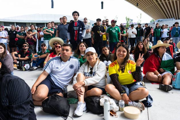 VANCOUVER, CANADA - JUNE 11: Fan supporters of Mexico smile and pose for photos at the first match watch party of the FIFA World Cup, WM, Weltmeisterschaft, Fussball 2026 between Mexico and South Africa during the FIFA Fan Festival at the PNE Amphitheatre in Hastings Park on June 11, 2026 in Vancouver, British Columbia, Canada.  Copyright: xAmyxElle SPPx Sportspressphoto_SPR165175