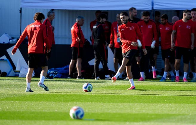 Turkish National Football Team held its first training session in Canada VANCOUVER, CANADA - JUNE 11: Turkish National Football Team players take part in their first training session in Vancouver, Canada, on June 11, 2026. Following their arrival from their main training camp in Arizona, began on-field tactical preparations ahead of their opening Group D match against Australia in the 2026 FIFA World Cup, WM, Weltmeisterschaft, Fussball Ercin Erturk Anadolu Vancouver Canada. Editorial use only. Please get in touch for any other usage.  Copyright: x2026xAnadoluxErcinxErturkx