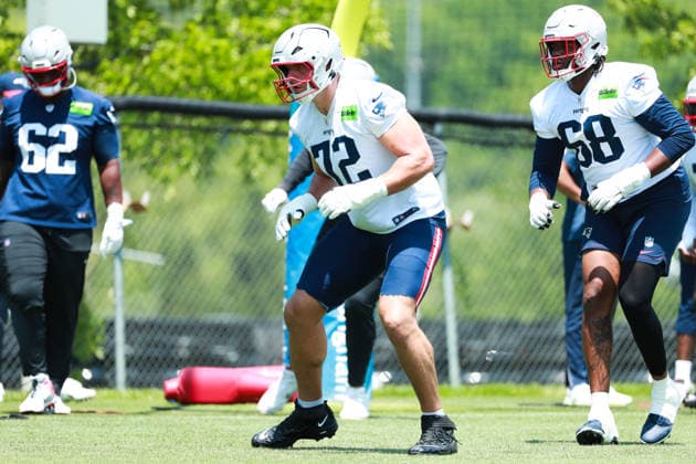 FOXBOROUGH, MA- JUNE 11: Lorenz Metz 72 of the New England Patriots in warmups during New England Patriots Minicamp on June 11, 2026, at Gillette Stadium in Foxborough, Massachusetts. (Photo by Summer Lamont Icon Sportswire) NFL, American Football Herren, USA JUN 11 New England Patriots Minicamp EDITORIAL USE ONLY Icon260611016