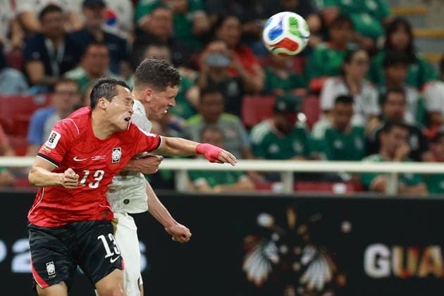 FIFA World Cup, WM, Weltmeisterschaft, Fussball 2026 - Group A - South Korea vs Czechia Lee Tae-seok (L) of South Korea vies for the ball with Lukas Provod (R) of Czechia during the FIFA World Cup 2026 Group A match between South Korea and Czechia in Guadalajara, Mexico, 11 June 2026. GUADALAJARA Mexico  Copyright: xALEXxCRUZx