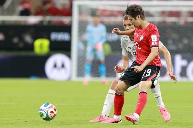 FIFA World Cup, WM, Weltmeisterschaft, Fussball 2026 - Group A - South Korea vs Czechia Lee Kang-in (R) of South Korea vies for the ball with Tomas Soucek of Czechia during the FIFA World Cup 2026 Group A match between South Korea and Czechia in Guadalajara, Mexico, 11 June 2026. GUADALAJARA Mexico  Copyright: xALEXxCRUZx