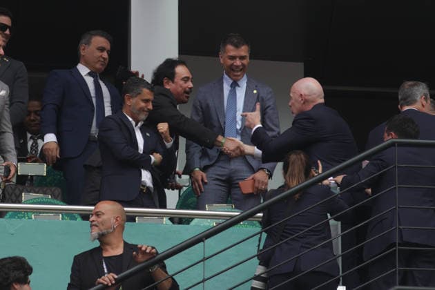 2026 FIFA World Cup, WM, Weltmeisterschaft, Fussball Opening Ceremony FIFA President Gianni Infantino greets former Mexican national football player during the 2026 FIFA World Cup opening ceremony at Estadio Azteca. on June 11, 2026 in Mexico City, Mexico. (Photo by Ismael Rosas Eyepix Group) Copyright: xIsmaelxRosas xEyepixxGroupx IR_11062026_186881