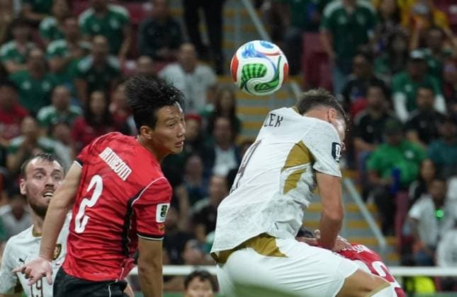 South Korea v Czechia - FIFA World Cup, WM, Weltmeisterschaft, Fussball 2026 - Group A ZAPOPAN, MEXICO - JUNE 11: Lee Han-beom (2) of South Korea in action during the 2026 FIFA World Cup First Stage Group A match between South Korea and Czechia at Estadio Akron (Guadalajara Stadium) in Zapopan, Guadalajara, Mexico on June 11, 2026. Luciano Gonzalez Anadolu Zapopan Mexico. Editorial use only. Please get in touch for any other usage.  Copyright: x2026xAnadoluxLucianoxGonzalezx