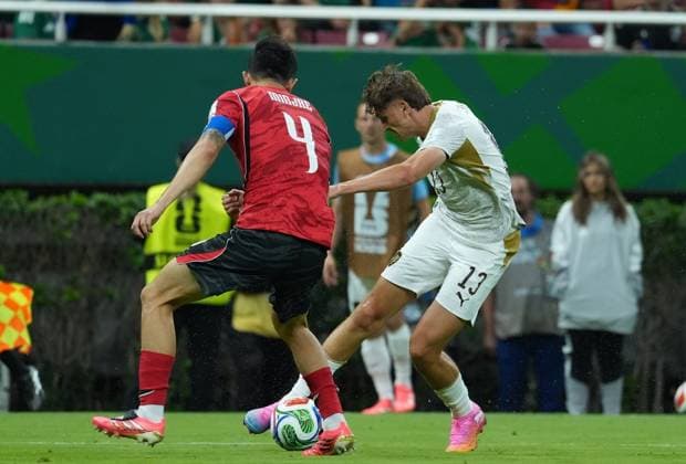 South Korea v Czechia - FIFA World Cup, WM, Weltmeisterschaft, Fussball 2026 - Group A ZAPOPAN, MEXICO - JUNE 11: Kim Min-jae (4) of South Korea in action againstMojmir Chytil (13) of Czechia during the 2026 FIFA World Cup First Stage Group A match between South Korea and Czechia at Estadio Akron (Guadalajara Stadium) in Zapopan, Guadalajara, Mexico on June 11, 2026. Luciano Gonzalez Anadolu Zapopan Mexico. Editorial use only. Please get in touch for any other usage.  Copyright: x2026xAnadoluxLucianoxGonzalezx