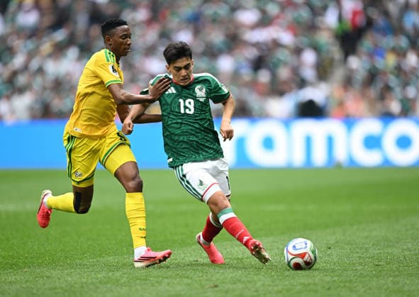 260612 -- MEXICO CITY, June 12, 2026 -- Gilberto Mora R of Mexico competes during the group A match between Mexico and South Africa at the 2026 FIFA World Cup, WM, Weltmeisterschaft, Fussball at Mexico City Stadium in Mexico City, Mexico, June 11, 2026. SPMEXICO-MEXICO CITY-FOOTBALL-FIFA WORLD CUP-GROUP A-MEX VS RSA WuxWei  (SP)MEXICO-MEXICO CITY-FOOTBALL-FIFA WORLD CUP-GROUP A-MEX VS RSA IMAGO WuxWei  imago images 0858942184