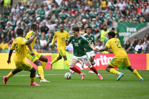 (260612) -- MEXICO CITY, June 12, 2026 -- Brian Gutierrez (2nd R) of Mexico competes during the group A match between Mexico and South Africa at the 2026 FIFA World Cup, WM, Weltmeisterschaft, Fussball at Mexico City Stadium in Mexico City, Mexico, June 11, 2026. (Photo by Xinhua) (SP)MEXICO-MEXICO CITY-FOOTBALL-FIFA WORLD CUP-GROUP A-MEX VS RSA LucioxTavora 