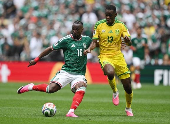 (260612) -- MEXICO CITY, June 12, 2026 -- Julian Quinones (L) of Mexico competes during the group A match between Mexico and South Africa at the 2026 FIFA World Cup, WM, Weltmeisterschaft, Fussball at Mexico City Stadium in Mexico City, Mexico, June 11, 2026. (Photo by Xinhua) (SP)MEXICO-MEXICO CITY-FOOTBALL-FIFA WORLD CUP-GROUP A-MEX VS RSA LucioxTavora 