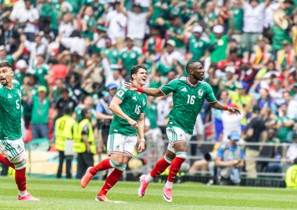 MEXICO CITY, MEXICO - JUNE 11: Julian Quinones 16 of Team Mexico celebrates scoring with teammates during the group A match between Mexico and South Africa at the 2026 FIFA World Cup, WM, Weltmeisterschaft, Fussball at Mexico City Stadium on June 11, 2026 in Mexico City, Mexico.  Copyright: xVCGx 111647724899