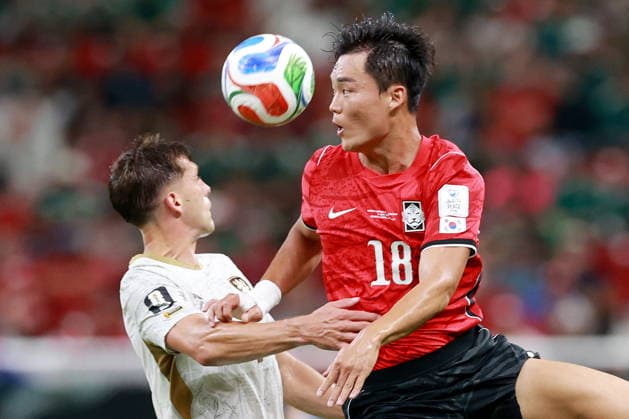 FIFA World Cup, WM, Weltmeisterschaft, Fussball 2026 - Group A - South Korea vs Czechia epaselect Oh Hyeon-Gyu (R) of South Korea battles for the ball with Robin Hranac (L) of Czechia during the FIFA World Cup 2026 Group A match between South Korea and Czechia in Guadalajara, Mexico, 11 June 2026. GUADALAJARA Mexico  Copyright: xALEXxCRUZx