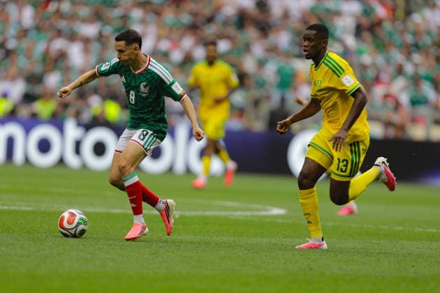 Fußball, FIFA WM 2026, Mexiko - Südafrika #5 Mexico V South Africa - 2026 FIFA World Cup, WM, Weltmeisterschaft, Fussball 1st Round Ã?lvaro Fidalgo 8 of Mexico runs with the ball during the Group A first-round match of the 2026 FIFA World Cup at Estadio Azteca. on June 11, 2026, in Mexico City, Mexico. (Photo by Ian Robles Eyepix Group) Copyright: xIanxRoblesx EyepixxGroupx EL_11062026_186658JPEG