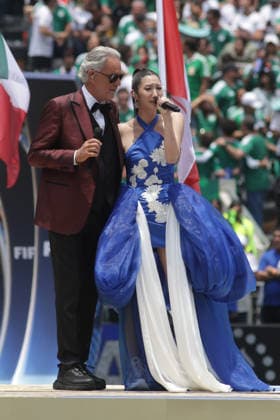 Fußball, FIFA WM 2026, Eröffnungsfeier in Mexiko Stadt #5 2026 FIFA World Cup, WM, Weltmeisterschaft, Fussball Opening Ceremony Andrea Bocelli and South Korean singer Ejae perform during the 2026 FIFA World Cup opening ceremony at Estadio Azteca. on June 11, 2026 in Mexico City, Mexico. Mexico City CDMX Mexico Copyright: xIsmaelxRosasx