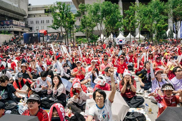 June 12, 2026, Seoul, Seoul, South Korea: Fans gather at Gwanghwamun Square in Seoul to cheer on South Korea during the FIFA World Cup, WM, Weltmeisterschaft, Fussball 2026 Group A match against the Czech Republic. Fans Watch South Korea Play Czech Republic In Seoul
