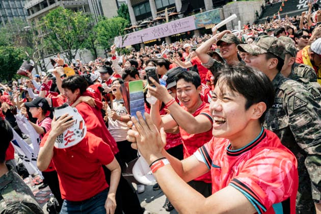 June 12, 2026, Seoul, Seoul, South Korea: Fans gather at Gwanghwamun Square in Seoul to cheer on South Korea during the FIFA World Cup, WM, Weltmeisterschaft, Fussball 2026 Group A match against the Czech Republic. Fans Watch South Korea Play Czech Republic In Seoul