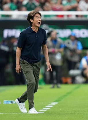 (260612) -- GUADALAJARA, June 12, 2026 -- Hoon Myung-bo, head coach of South Korea, gestures during the group A match between South Korea and the Czech Republic at the 2026 FIFA World Cup, WM, Weltmeisterschaft, Fussball at Guadalajara Stadium in Guadalajara, Mexico, June 11, 2026. (Photo by Xinhua) (SP)MEXICO-GUADALAJARA-FOOTBALL-FIFA WORLD CUP-GROUP A-KOR VS CZE MartinxZabala 