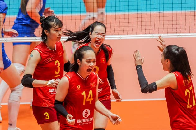 (260612) -- ILOCOS SUR PROVINCE, June 12, 2026 -- Players of Vietnam celebrate after scoring during the pool B match between Kazakhstan and Vietnam at the 2026 AVC Women s Cup in Ilocos Sur Province, the Philippines, on June 12, 2026. ) (SP)PHILIPPINES-ILOCOS SUR PROVINCE-VOLLEYBALL-AVC WOMEN S CUP-VIE VS KAZ ROUELLExUMALI 