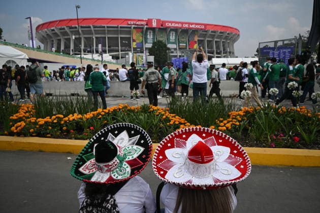 (260612) -- MEXICO CITY, June 12, 2026 -- Football fans are seen outside the Mexico City Stadium, where the opening ceremony and opening match of the 2026 FIFA World Cup, WM, Weltmeisterschaft, Fussball is held, in Mexico City, Mexico, June 11, 2026. (Photo by Xinhua) (SP)MEXICO-MEXICO CITY-FOOTBALL-WORLD CUP-FANS DanielxAugusto 