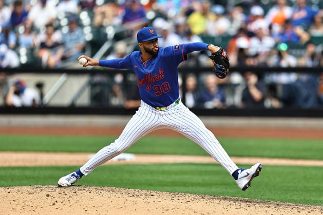 MLB, Baseball Herren, USA St. Louis Cardinals Vs. New York Mets New York Mets relief pitcher Devin Williams 38 throws during the ninth inning of a baseball game against the St. Louis Cardinals at Citi Field in Flushing, New York, on June 11, 2026. Flushing New York United States  Copyright: xGordonxDonovanx originalFilename:donovan-mlbstlou260611_npQib.jpg