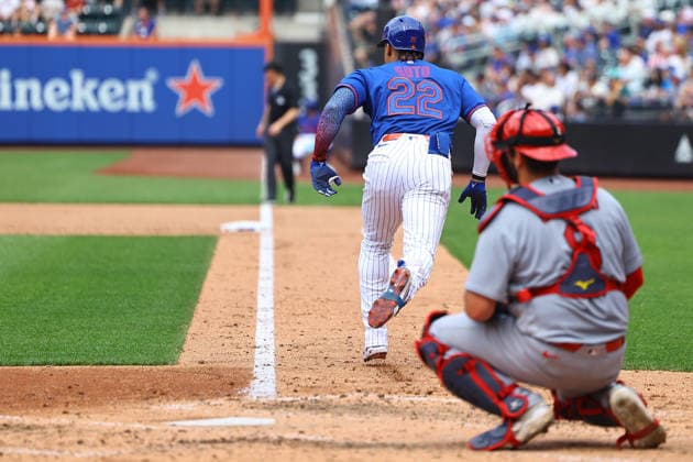 MLB, Baseball Herren, USA St. Louis Cardinals Vs. New York Mets Juan Soto 22 of the New York Mets doubles during the fifth inning of a baseball game against the St. Louis Cardinals at Citi Field in Flushing, New York, on June 11, 2026. Flushing New York United States  Copyright: xGordonxDonovanx originalFilename:donovan-mlbstlou260611_np48Z.jpg