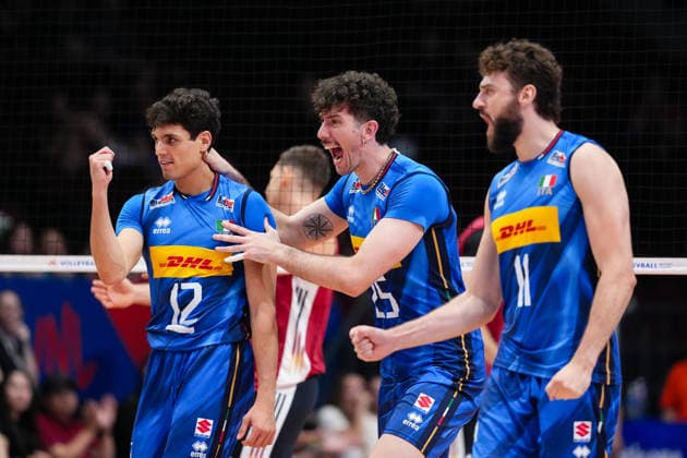 Volleyball, Nations League, Deutschland - Italien Germany V Italy - 2026 Men s Volleyball Nations League - Ottawa -Day2 Mattia Bottolo 12 of Italy and Giovannimaria Gargiulo 25 of Italy celebrate after scoring a point during the 2026 Men s Volleyball Nations League match between Germany and Italy at TD Place Arena in Ottawa, Canada, on June 11, 2026. Ottawa Ontario Canada  Copyright: xYuanxTianx originalFilename:tian-2026mens260611_np7xL.jpg