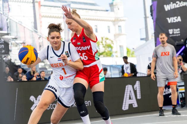 BASKETBALL - FIBA 3x3 World Tour VIENNA,AUSTRIA,12.JUN.26 - BASKETBALL - FIBA 3x3 World Tour. Image shows Antonia Maria Finley Van Bree (NED) and Rebeka Holcz (HUN).  GEPAxpictures xPhilippxBrem