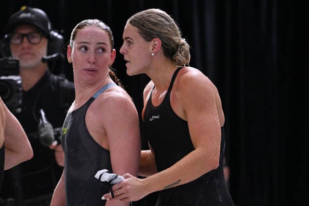 SWIMMING AUSTRALIAN TRIALS, Shayna Jack (right) congratulates Mollie O™Callaghan (left) on her win in the Women s 100m Freestyle on day 5 of the 2026 Australian Swimming Trials at Sydney Olympic Park Aquatic Centre in Sydney, Friday, June 12, 2026. ( NO ARCHIVING, EDITORIAL USE ONLY SYDNEY NEW SOUTH WALES AUSTRALIA  Copyright: xDEANxLEWINSx 20260612194508238026