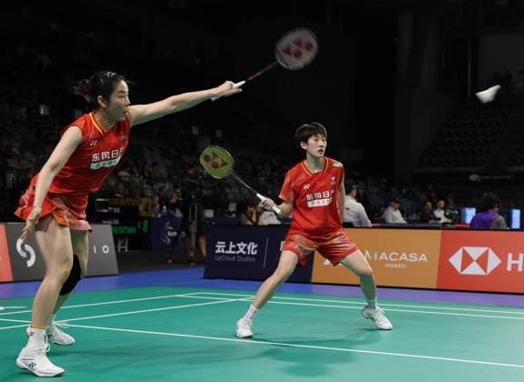 (260612) -- SYDNEY, June 12, 2026 -- Jia Yifan (L) Zhang Shuxian compete during the women s doubles quarterfinal match between Jia Yifan Zhang Shuxian of China and Hsu Ya Ching Sung Yu-Hsuan of Chinese Taipei at the Australian Badminton Open 2026 in Sydney, Australia, June 12, 2026. ) (SP)AUSTRALIA-SYDNEY-BADMINTON-AUSTRALIAN OPEN-WOMEN S DOUBLES GongxBing 