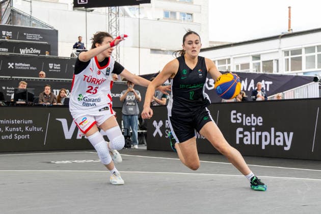 BASKETBALL - FIBA 3x3 World Tour VIENNA,AUSTRIA,12.JUN.26 - BASKETBALL - FIBA 3x3 World Tour. Image shows Selen ?rem Bas (TUR) and Ella Wrynn OÕDonnell (IRL).  GEPAxpictures xPhilippxBrem