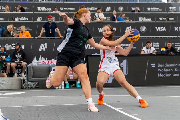 BASKETBALL - FIBA 3x3 World Tour VIENNA,AUSTRIA,12.JUN.26 - BASKETBALL - FIBA 3x3 World Tour. Image shows Maria Alice Kealy (IRL) and Selen ?rem Bas (TUR).  GEPAxpictures xPhilippxBrem