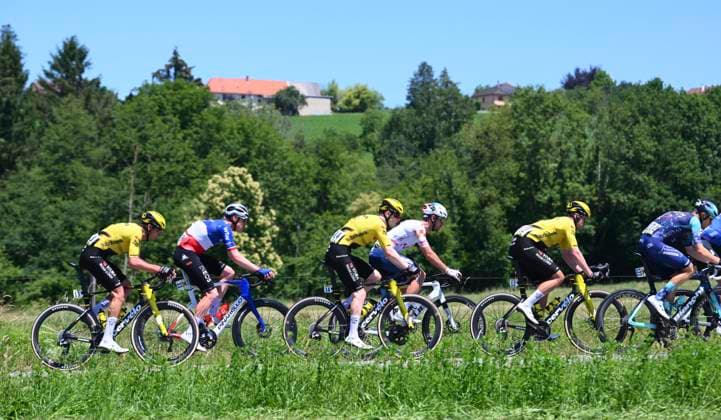 Tour Auvergne - Rhone-Alpes 2026 Stage 6 CREST-VOLAND, FRANCE - JUNE 12 : Arndt Nikias (GER) of Bahrain - Victorious, Affini Edoardo (ITA) of Team Visma Lease a Bike, Hagenes Per Strand (NOR) of Team Visma Lease a Bike, Armirail Bruno (FRA) of Team Visma Lease a Bike during stage 6 of the 78th edition of Tour Auvergne - Rhone-Alpes an UCI World Tour 2.UWT cycling road race stage for Men Elite of 182.3 km with start in Saint-Vulbas and finish in Crest-Voland on June 12, 2026 in Crest-Voland, France, 12 06 2026 ( Motordriver Guy De Vuyst - Crest-Voland France  Copyright: xVincentxKalutx