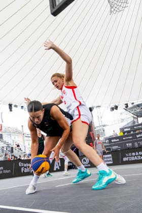 BASKETBALL - FIBA 3x3 World Tour VIENNA,AUSTRIA,12.JUN.26 - BASKETBALL - FIBA 3x3 World Tour. Image shows Sarah Ellen Hickey (IRL) and Selin Rachel Guel (TUR.  GEPAxpictures xPhilippxBrem