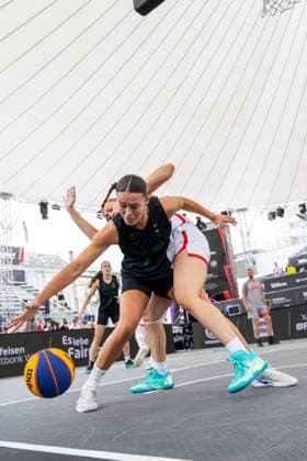 BASKETBALL - FIBA 3x3 World Tour VIENNA,AUSTRIA,12.JUN.26 - BASKETBALL - FIBA 3x3 World Tour. Image shows Sarah Ellen Hickey (IRL) and Selin Rachel Guel (TUR.  GEPAxpictures xPhilippxBrem