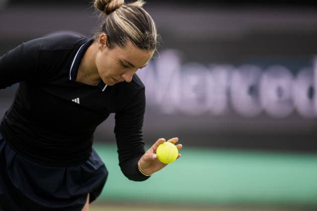 S-HERTOGENBOSCH, NETHERLANDS - JUNE 12: Elena-Gabriela Ruse of Romania prepares to serve to Barbora Krejcikova of the Czech Republic during their WTA, Tennis Damen Singles match at the LibÃ ma Open on June 12, 2026 at Autotron s-Hertogenbosch in s-Hertogenbosch, Netherlands. Credit: Andy Astfalck NurPhoto Netherlands Copyright: xAndyxAstfalckx
