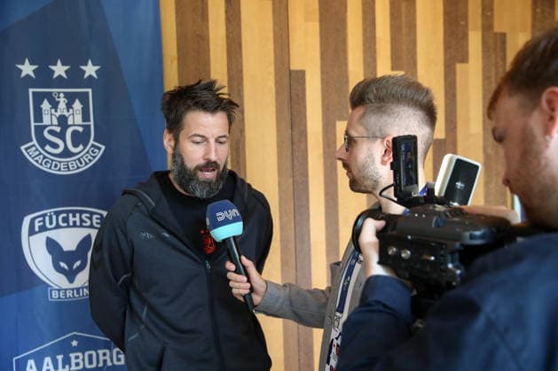 12.06.2026, xtgx, Handball, EHF Champions League, Media Day v.l. Bennet Wiegert (Magdeburg, Trainer) Portrait, Portraet, Einzelbild Vereinslogo Vereinswappen Logo Wappen Emblem Koeln