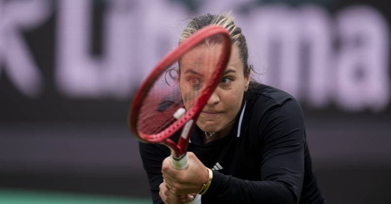 S-HERTOGENBOSCH, NETHERLANDS - JUNE 12: Elena-Gabriela Ruse of Romania plays a backhand against Barbora Krejcikova of the Czech Republic during their WTA, Tennis Damen Singles match at the LibÃ ma Open on June 12, 2026 at Autotron s-Hertogenbosch in s-Hertogenbosch, Netherlands. Credit: Andy Astfalck NurPhoto Netherlands Copyright: xAndyxAstfalckx