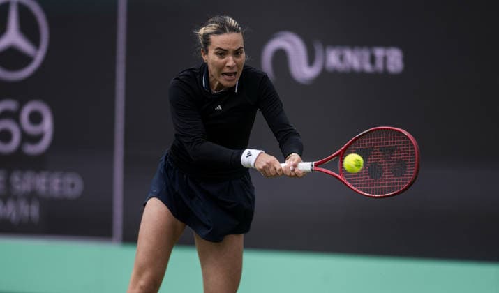 S-HERTOGENBOSCH, NETHERLANDS - JUNE 12: Elena-Gabriela Ruse of Romania plays a backhand against Barbora Krejcikova of the Czech Republic during their WTA, Tennis Damen Singles match at the LibÃ ma Open on June 12, 2026 at Autotron s-Hertogenbosch in s-Hertogenbosch, Netherlands. Credit: Andy Astfalck NurPhoto Netherlands Copyright: xAndyxAstfalckx