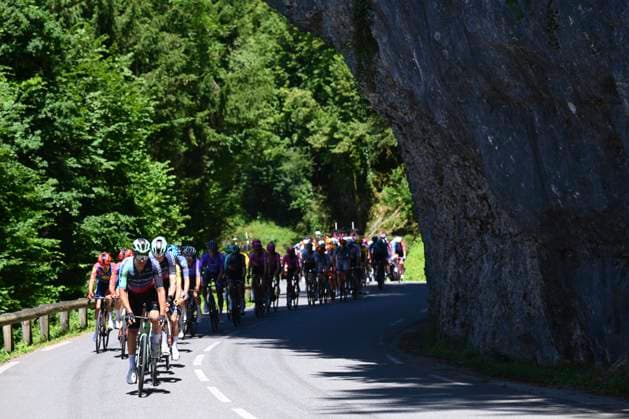 Tour Auvergne - Rhone-Alpes 2026 Stage 6 CREST-VOLAND, FRANCE - JUNE 12 : illustration picture peloton during stage 6 of the 78th edition of Tour Auvergne - Rhone-Alpes an UCI World Tour 2.UWT cycling road race stage for Men Elite of 182.3 km with start in Saint-Vulbas and finish in Crest-Voland on June 12, 2026 in Crest-Voland, France, 12 06 2026 ( Motordriver Guy De Vuyst - Crest-Voland France  Copyright: xVincentxKalutx