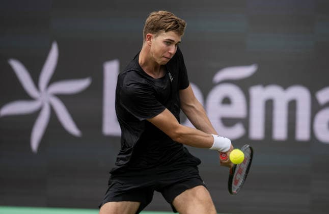 Libema Open Thijs Boogaard of the Netherlands plays a backhand against Daniil Medvedev during their ATP, Tennis Herren Singles match at the Libema Open at Autotron s-Hertogenbosch in s-Hertogenbosch, Netherlands, on June 12, 2026. S-Hertogenbosch Netherlands  Copyright: xAndyxAstfalckx originalFilename:astfalck-libemaop260612_npjCw.jpg