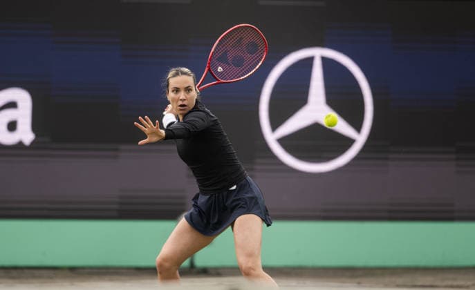 Libema Open Elena-Gabriela Ruse of Romania plays a forehand against Barbora Krejcikova of the Czech Republic during their WTA, Tennis Damen Singles match at the Libema Open at Autotron s-Hertogenbosch in s-Hertogenbosch, Netherlands, on June 12, 2026. S-Hertogenbosch Netherlands  Copyright: xAndyxAstfalckx originalFilename:astfalck-libemaop260612_np9w4.jpg