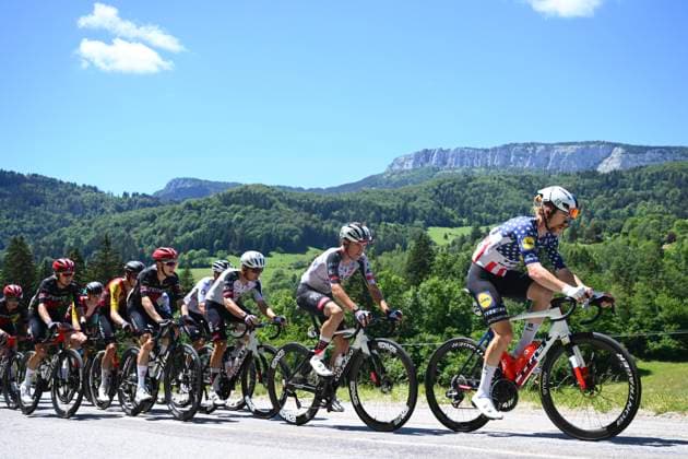 Tour Auvergne - Rhone-Alpes 2026 Stage 6 CREST-VOLAND, FRANCE - JUNE 12 : Simmons Quinn (USA) of Lidl - Trek during stage 6 of the 78th edition of Tour Auvergne - Rhone-Alpes an UCI World Tour 2.UWT cycling road race stage for Men Elite of 182.3 km with start in Saint-Vulbas and finish in Crest-Voland on June 12, 2026 in Crest-Voland, France, 12 06 2026 ( Motordriver Guy De Vuyst - Crest-Voland France  Copyright: xVincentxKalutx