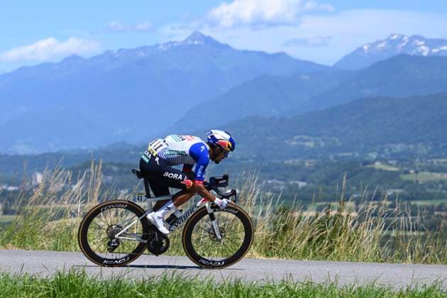 Tour Auvergne - Rhone-Alpes 2026 Stage 6 CREST-VOLAND, FRANCE - JUNE 12 : Martinez Daniel Felipe (COL) of Red Bull - BORA - Hansgrohe during stage 6 of the 78th edition of Tour Auvergne - Rhone-Alpes an UCI World Tour 2.UWT cycling road race stage for Men Elite of 182.3 km with start in Saint-Vulbas and finish in Crest-Voland on June 12, 2026 in Crest-Voland, France, 12 06 2026 ( Motordriver Guy De Vuyst - Crest-Voland France  Copyright: xVincentxKalutx