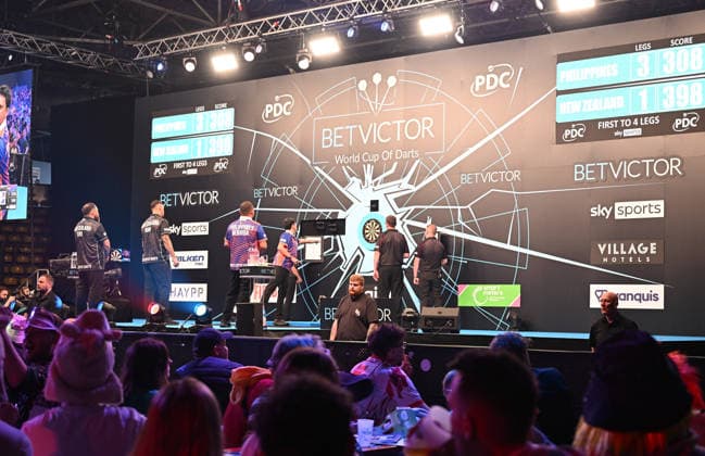12.06.2026, xhbx, Dart World Cup of Darts 2026, v.l. Dartbühne, Dartscheibe, Stage, Zuschauer (DFL DFB REGULATIONS PROHIBIT ANY USE OF PHOTOGRAPHS as IMAGE SEQUENCES and or QUASI-VIDEO) Frankfurt
