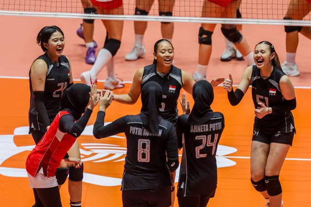 (260612) -- ILOCOS SUR PROVINCE, June 12, 2026 -- Players of Indonesia celebrate after scoring a point during the pool B volleyball match between Indonesia and Lebanon at the 2026 AVC Women s Cup in Ilocos Sur Province, the Philippines, June 12, 2026. ) (SP)PHILIPPINES-ILOCOS SUR PROVINCE-VOLLEYBALL-AVC WOMEN S CUP RouellexUmali 
