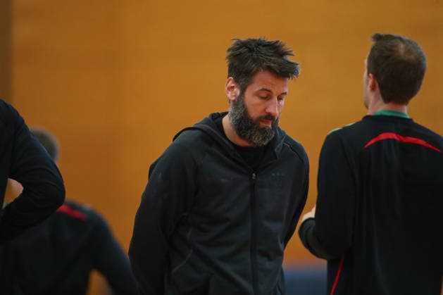 12.06.2026, xtgx, Handball, EHF Champions League, Abschlusstraining SC Magdeburg v.l. Bennet Wiegert (Magdeburg, Trainer) nachdenklich Koeln