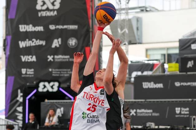 12.June. 2026 – Basketball – FIBA 3x3 World Tour Masters 2026-TUR vs IRL-women-U23 NATIONS LEAGUE Bas (Türkiye) in a rebound duel A1 Arena am Heumarkt A1 Arena am Heumarkt ,Vienna Vienna A1 Arena am Heumarkt AUSTRIA